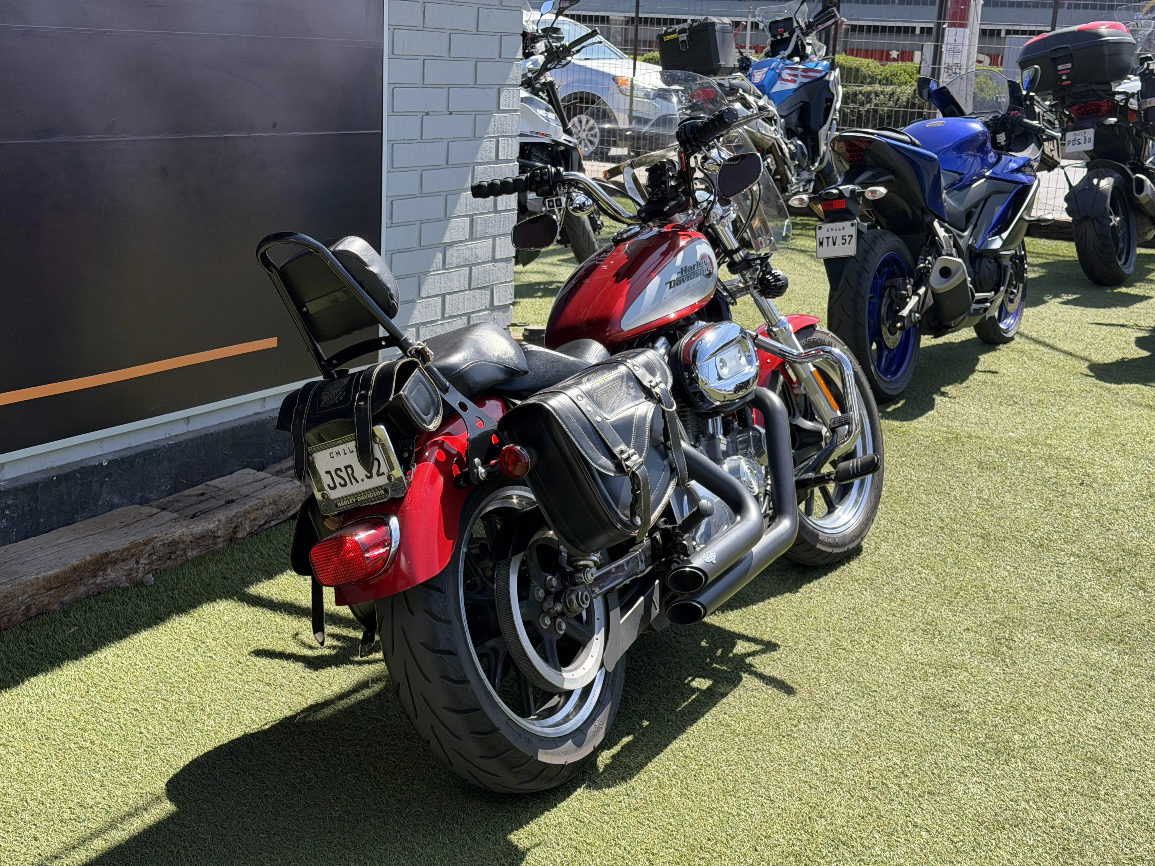 HARLEY DAVIDSON SPORTSTER 883 SUPER LOW foto 1