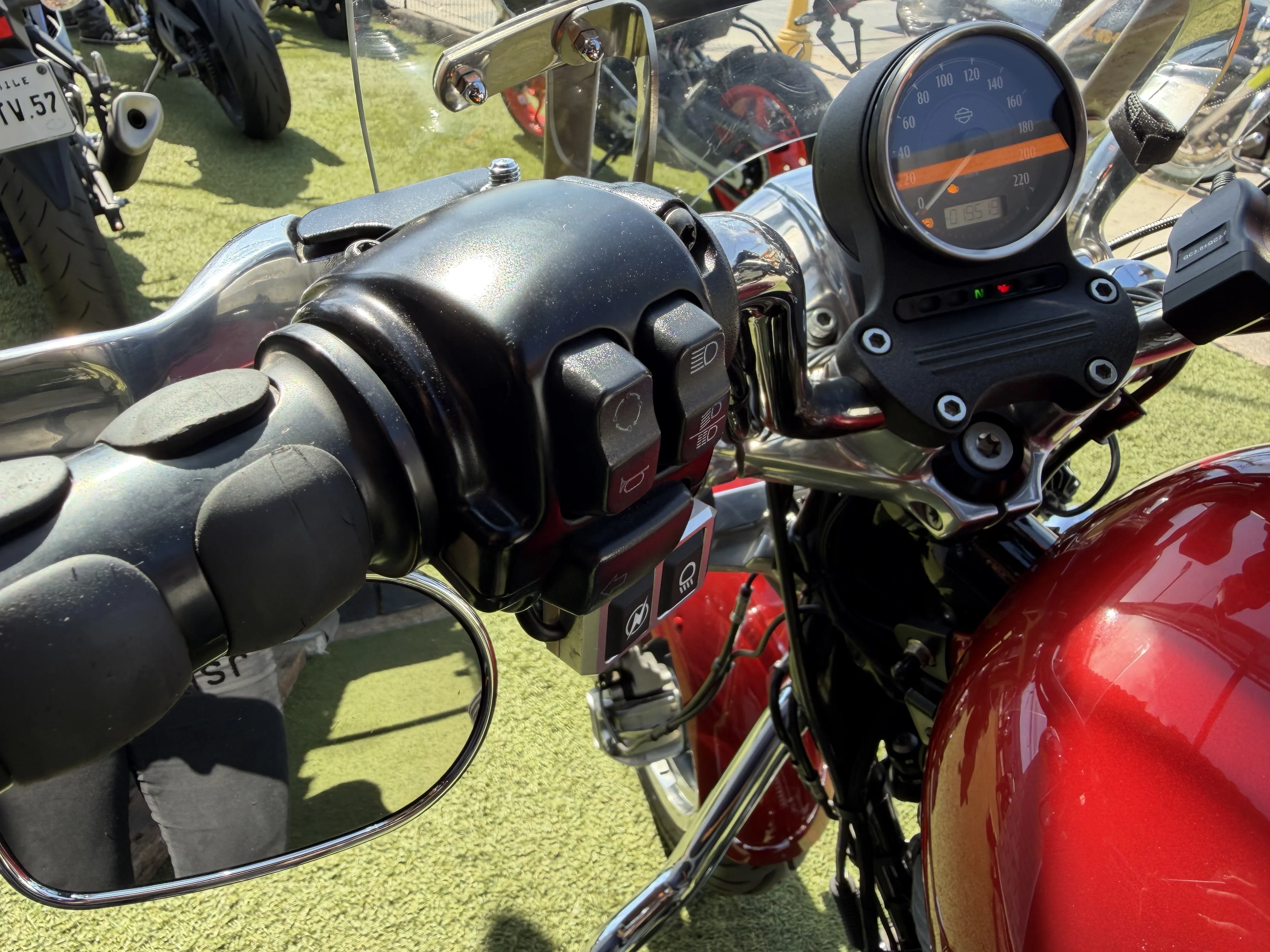 HARLEY DAVIDSON SPORTSTER 883 SUPER LOW foto 8