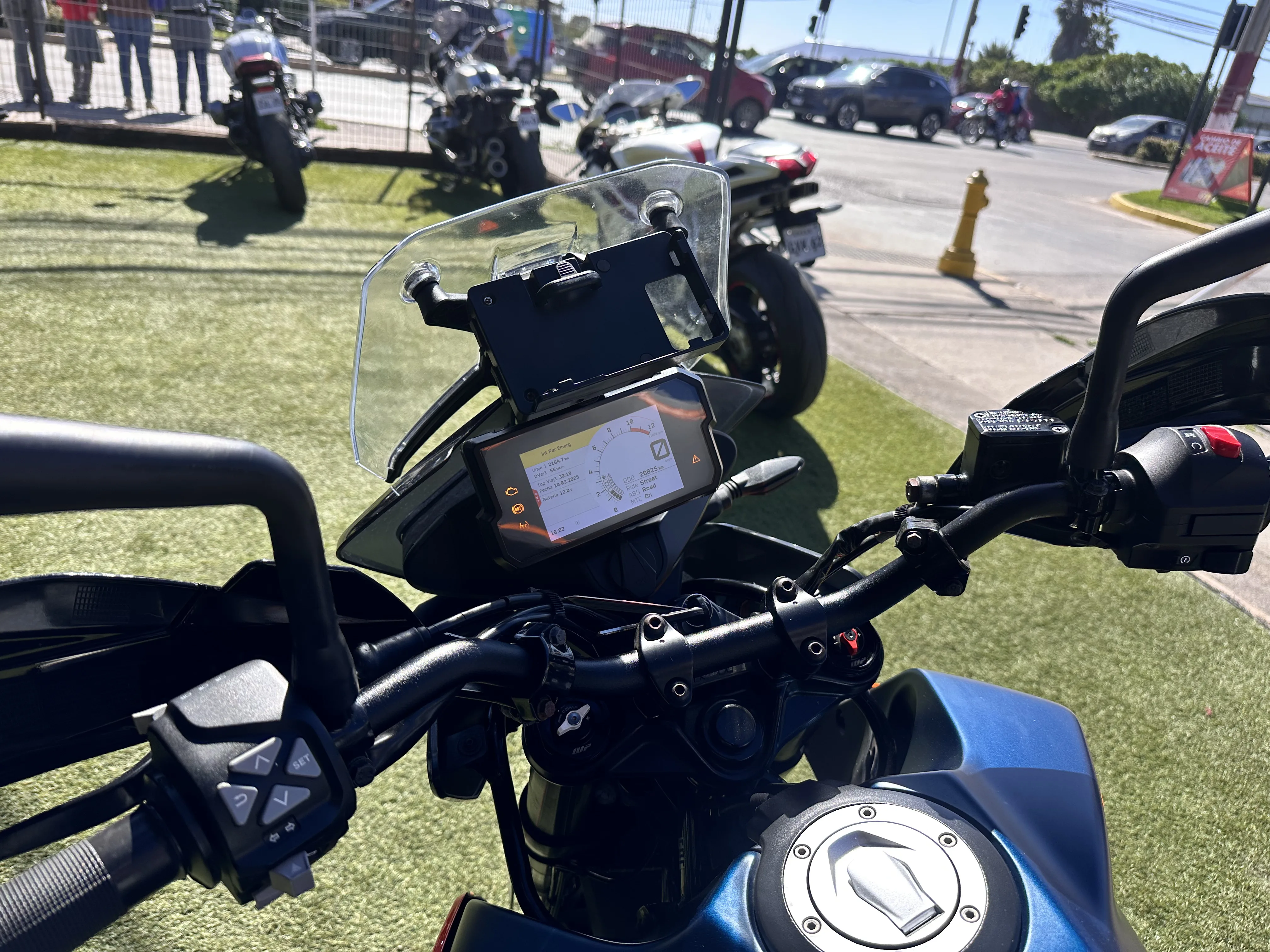 KTM ADVENTURE 390 foto 4