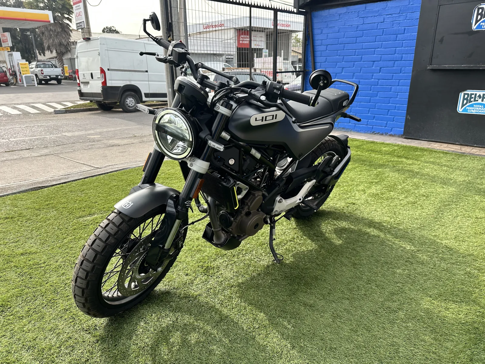 HUSQVARNA SVARTPILEN 401 foto 3