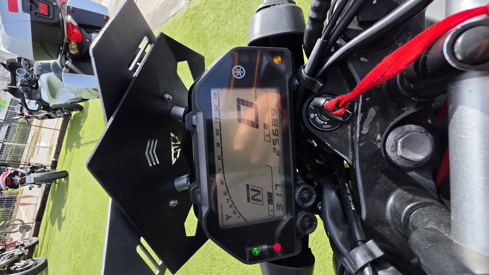 Yamaha MT 03 foto 6