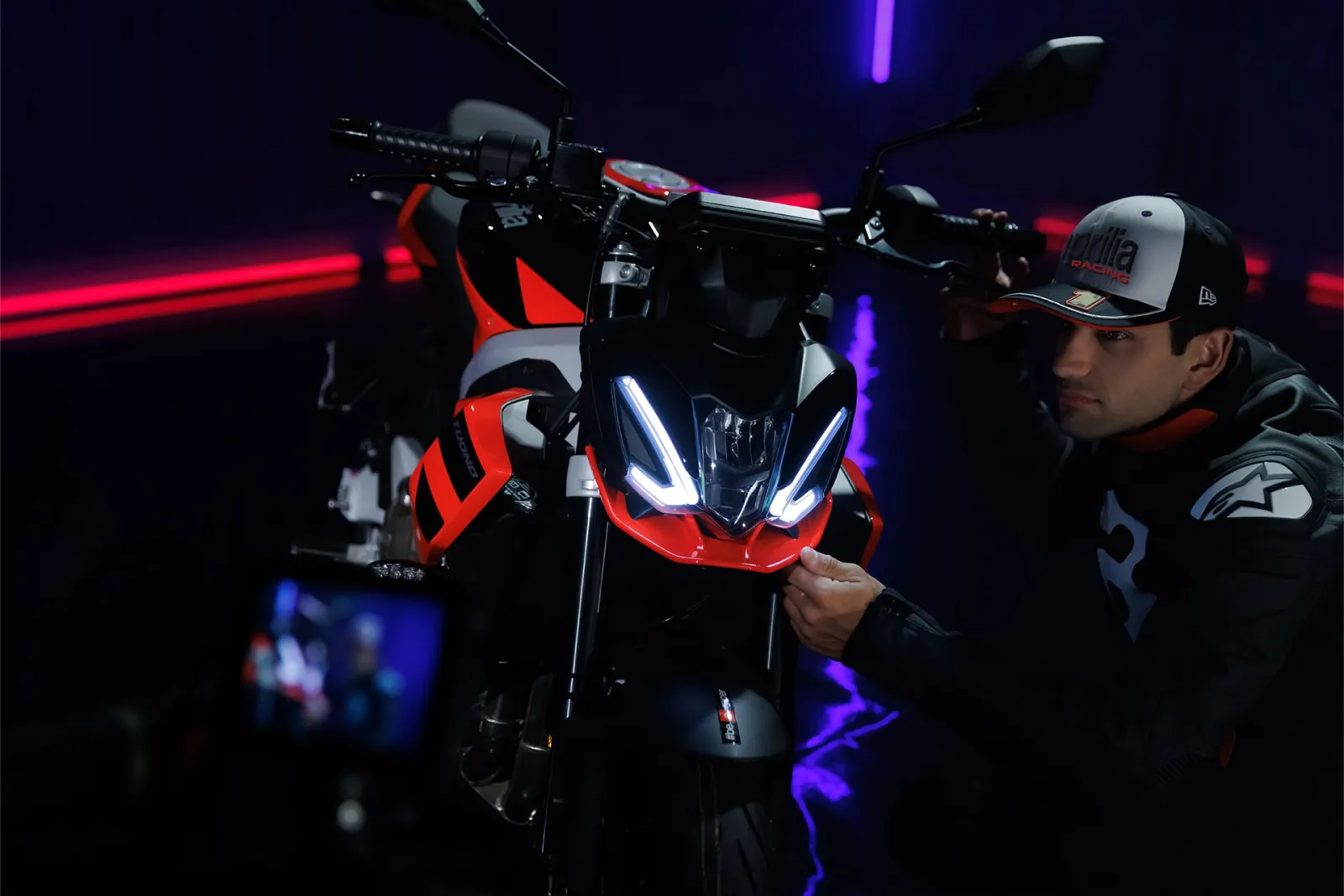 Aprilia Tuono 457 foto 15
