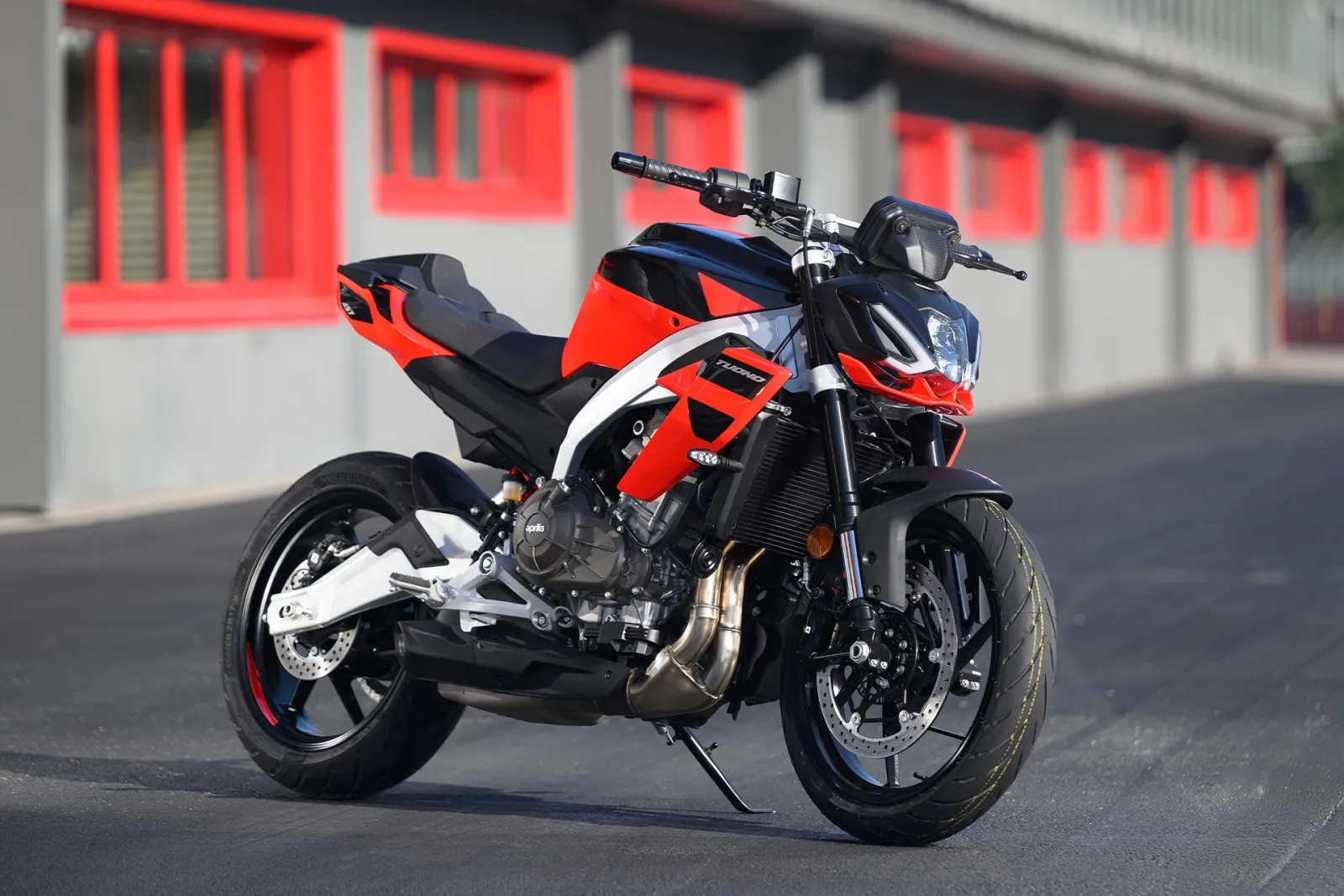 Aprilia Tuono 457 foto 19