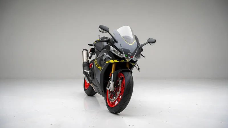 Aprilia RSV4 foto 6